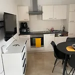 Seos Self Check In ,gratis Parken,apartment Mit Schlaf Und Studioapartmet 格拉茨